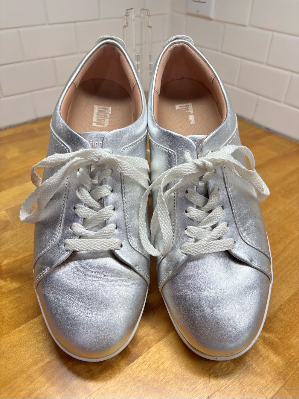 FitFlop Rally Metallic Silver Leather Sneakers Women’s 8.5 Anatomicush